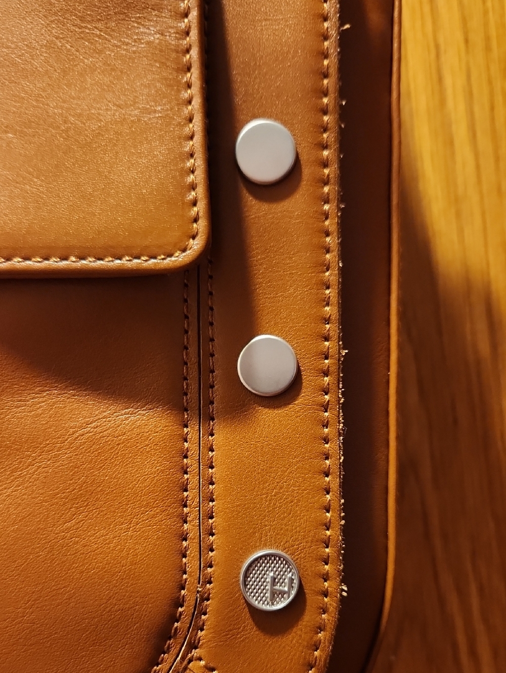 NWOT Vintage 2023 Hammitt Kayce Large Saddle Caffe Tan Leather Crossbody. FIRM! - Picture 4 of 14